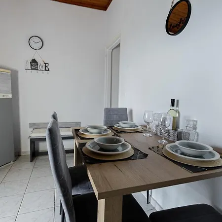 Διαμέρισμα Sarita's & Λαγανάς