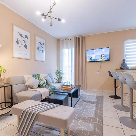 Sarita's & Apartamento Laganas